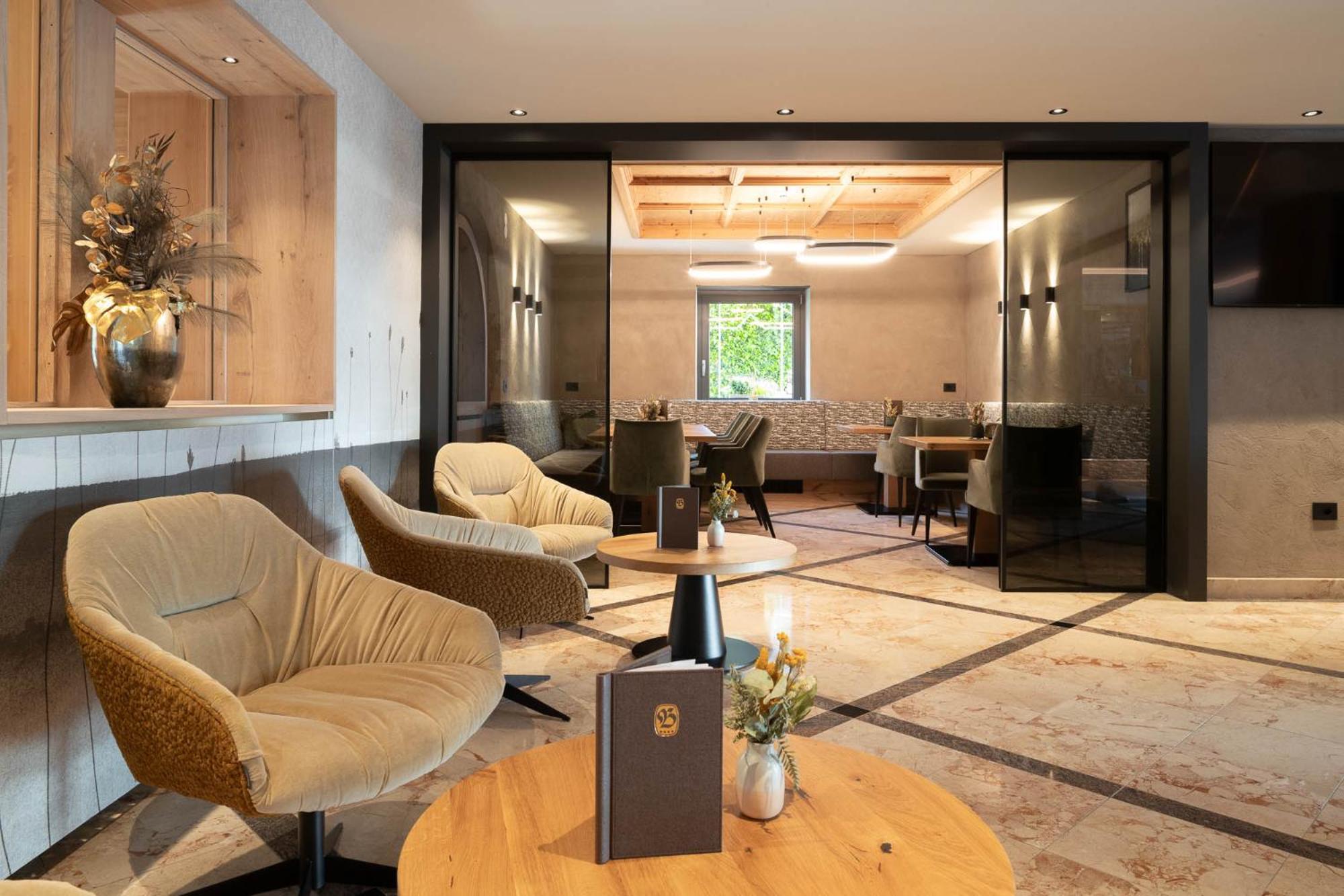 Hotel Burggraeflerhof Мерано Екстер'єр фото