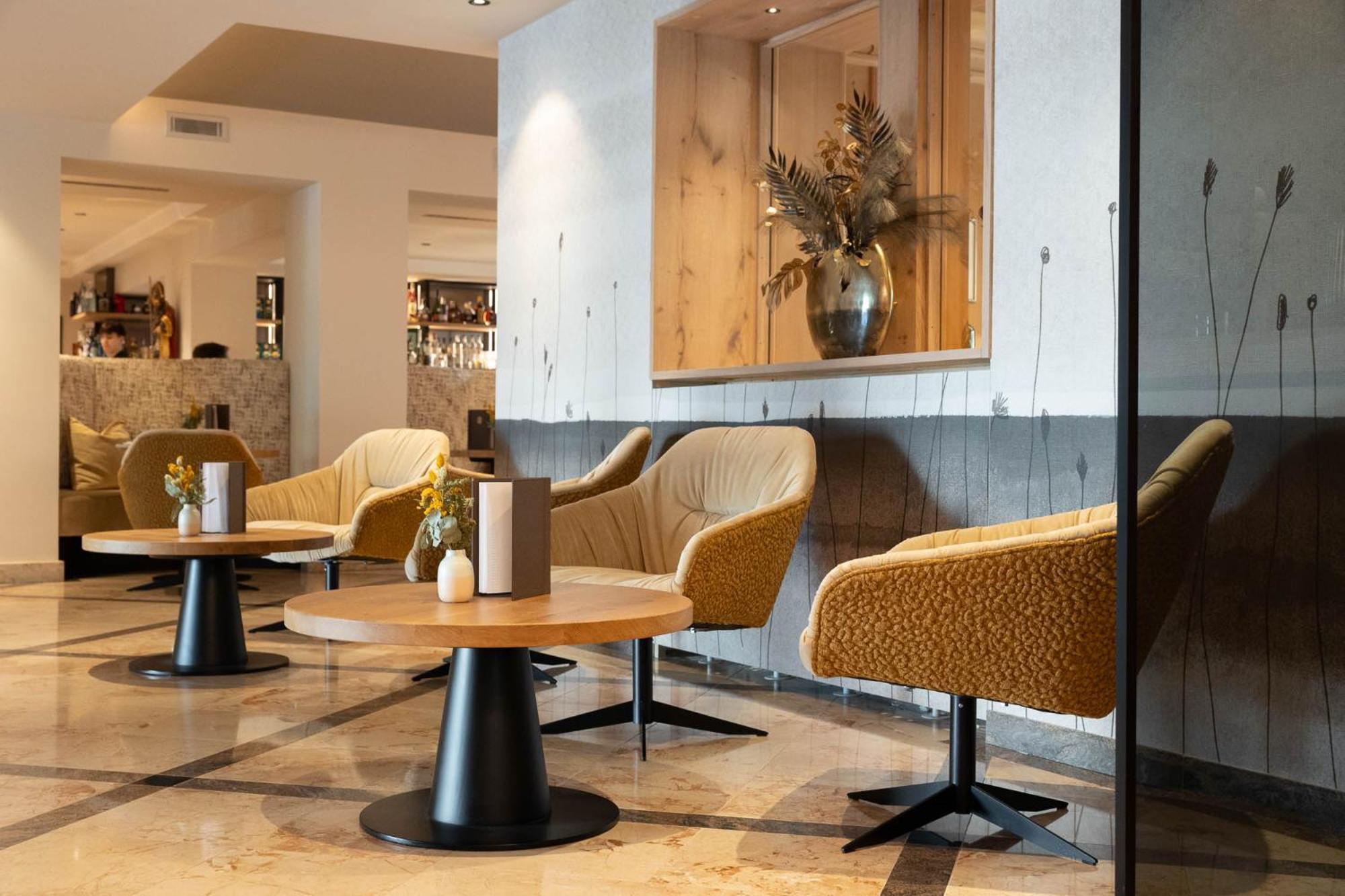 Hotel Burggraeflerhof Мерано Екстер'єр фото