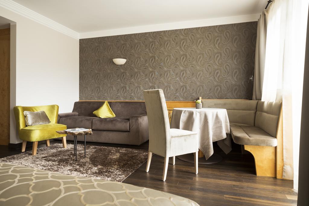 Hotel Burggraeflerhof Мерано Екстер'єр фото